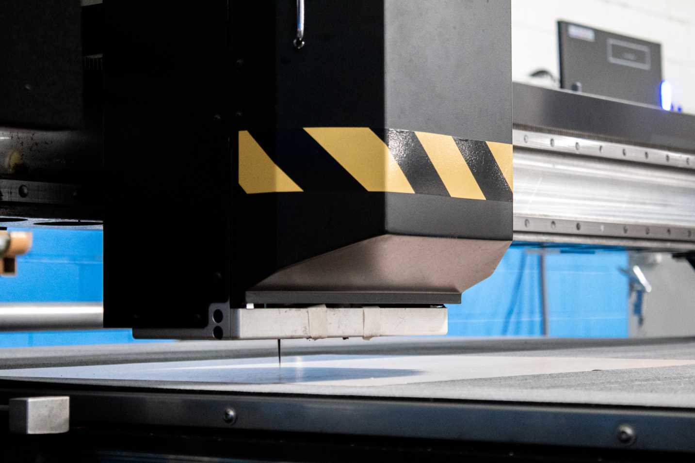 CNC Knife Cutting